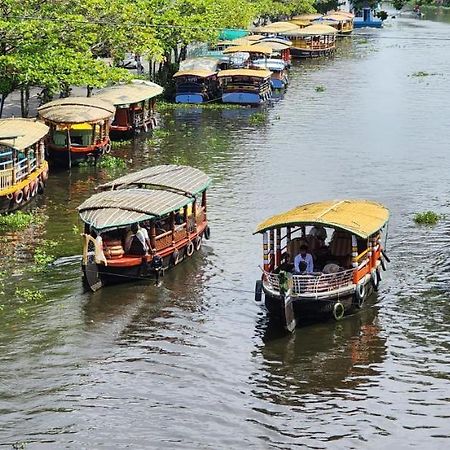 'Marari Johns Homestay' Mararikulam, Alappuzha Экстерьер фото